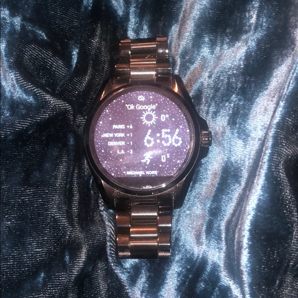 Black micheal kors smart watch- working like new
